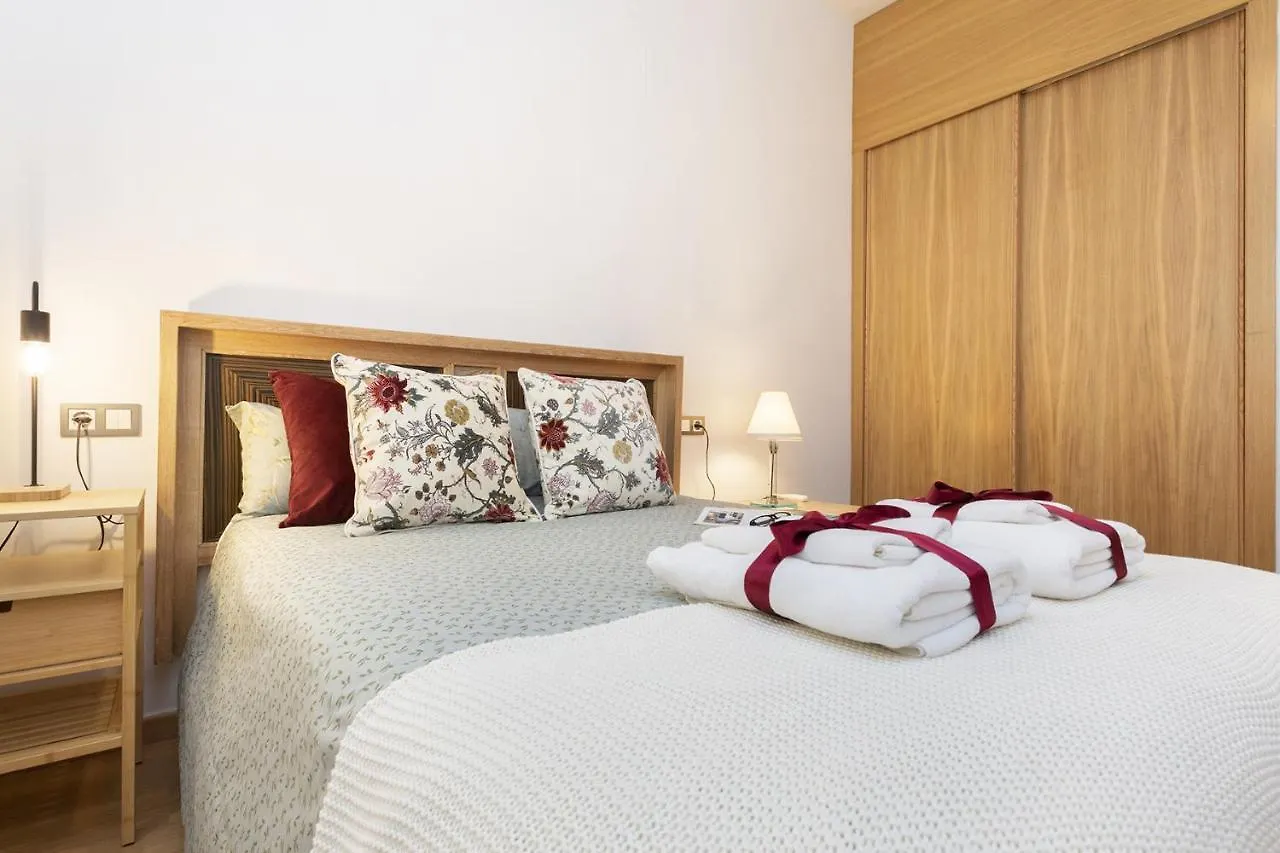 -Malagasunapts-Cervantes Pool&Parking