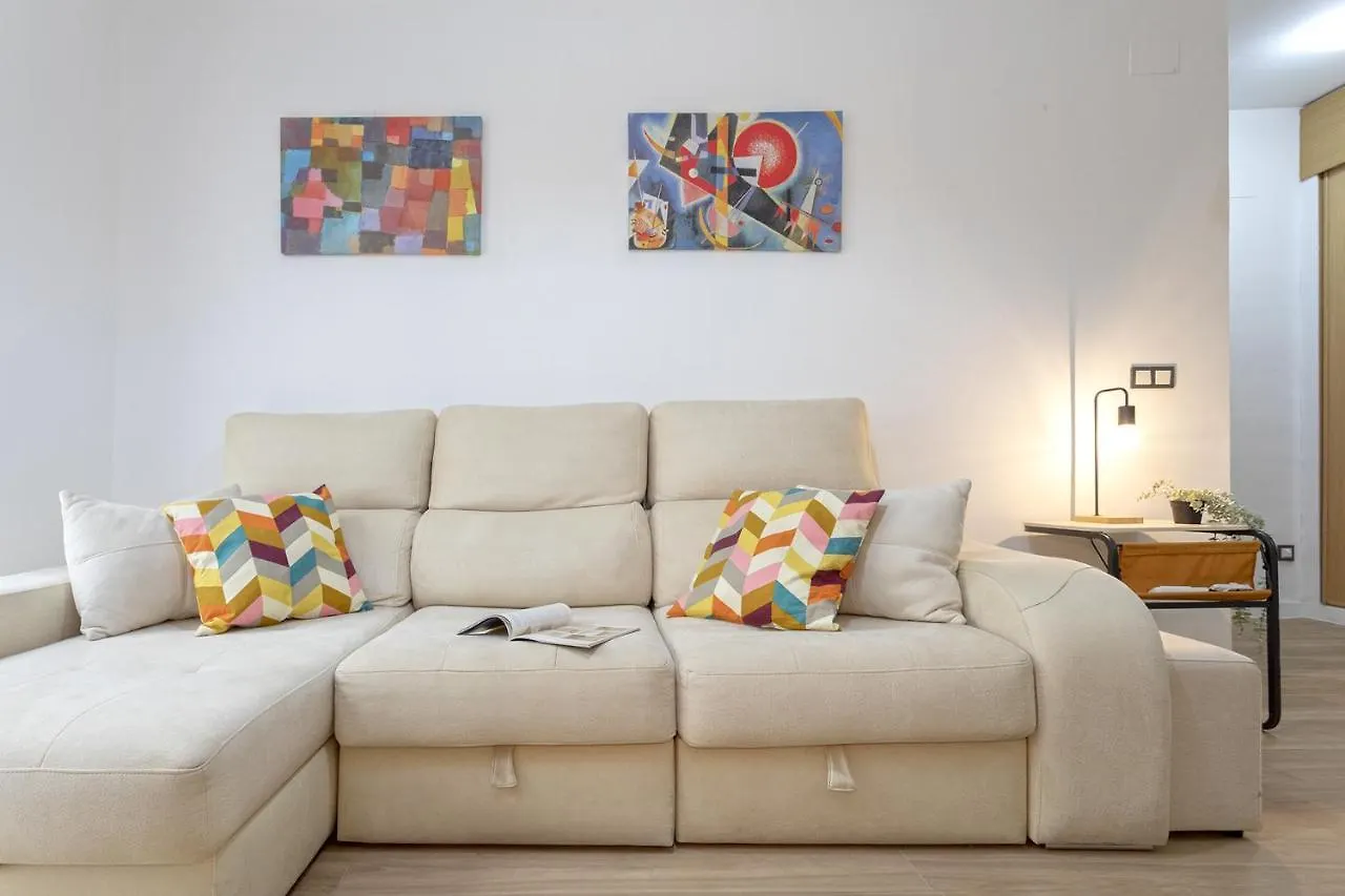 -Malagasunapts-Cervantes Pool&Parking 0*, Malaga Spain